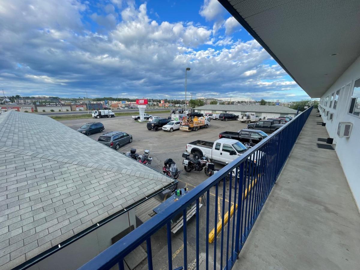 Canadas Best Value Inn Fort St John Fort St. John Esterno foto