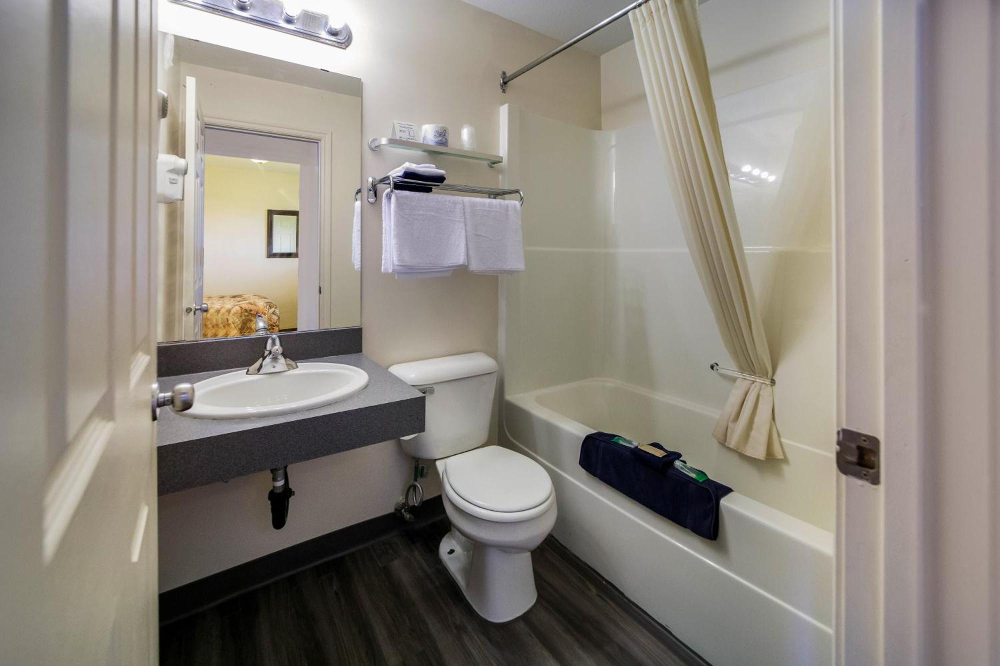 Canadas Best Value Inn Fort St John Fort St. John Esterno foto